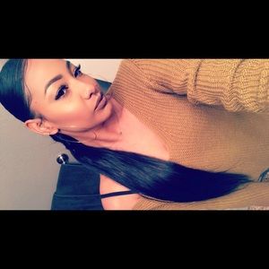 Meet your Posher, Leona